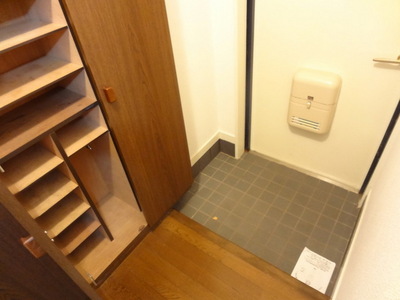 Entrance.  ☆ Entrance with cupboard ☆