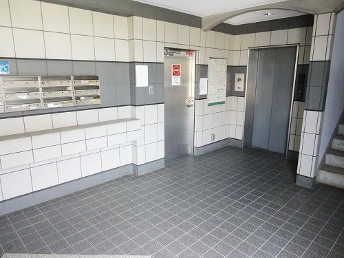 Entrance. It is the entrance of the spread.