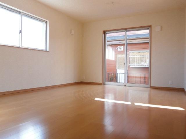 Living. Bright 16 Pledge LDK