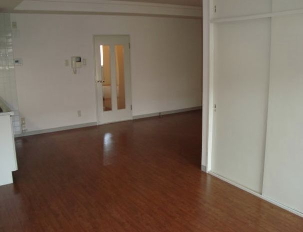 Living and room. It is spacious comfortably living able LDK.