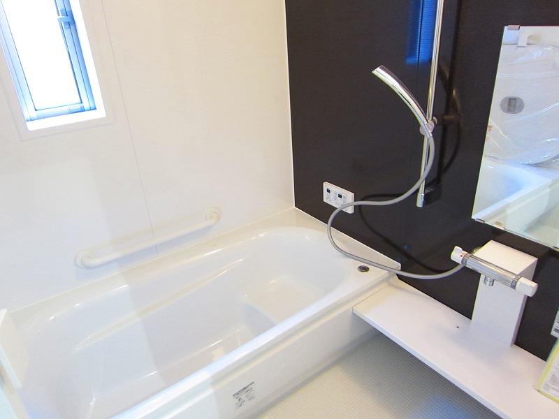 Bathroom. Indoor (12 May 2013) Shooting 4 Building