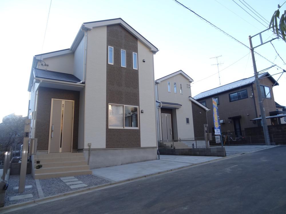 Local appearance photo. Local (12 May 2013) Shooting