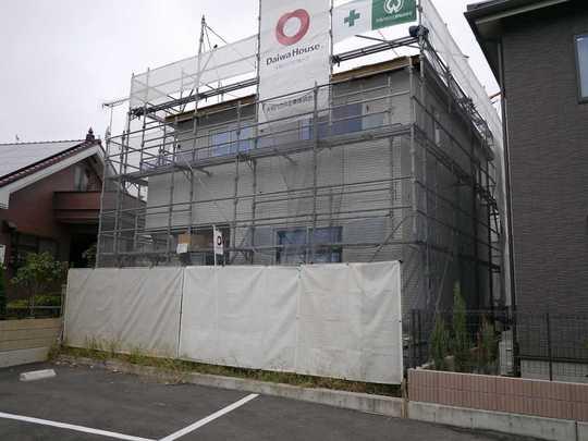 Local appearance photo. Kitano Station walk 13 minutes. Elementary and junior high schools, It is conveniently located within walking distance, such as super. In open areas, It will begin bright life full of sunshine.