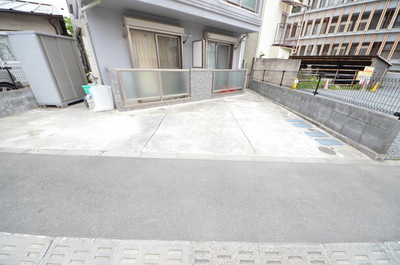 Parking lot. On-site parking