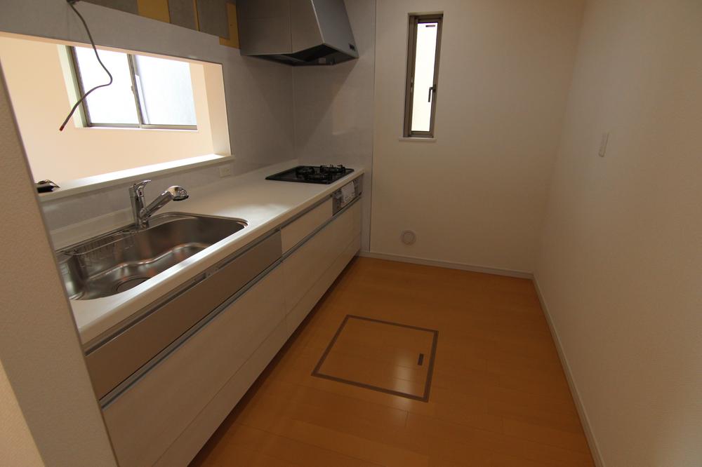 Kitchen. Indoor (12 May 2013) Shooting