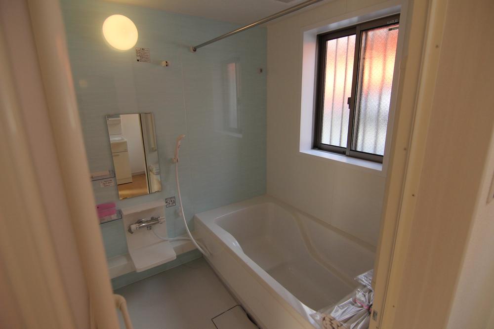 Bathroom. Indoor (12 May 2013) Shooting