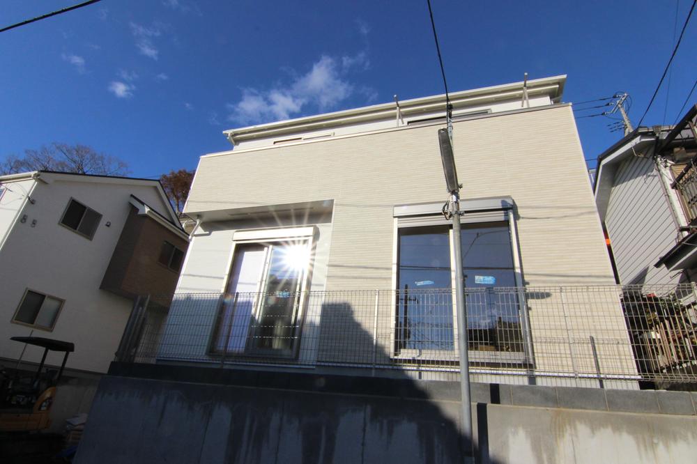 Local appearance photo. Local (12 May 2013) Shooting