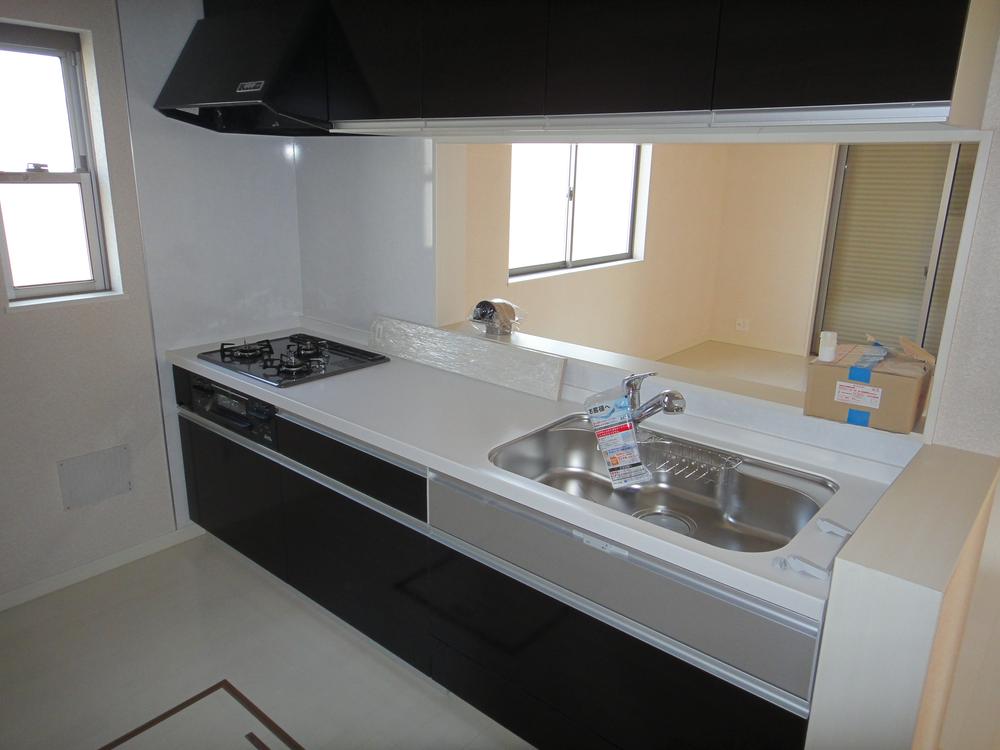 Same specifications photo (kitchen). Cupboard hanging with lift down