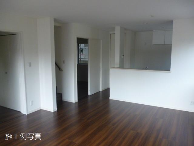 Same specifications photos (living). Construction example photo