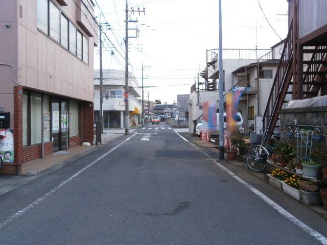 Local photos, including front road. 2013 December 24, shooting