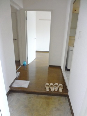 Entrance. ☆ Here is a wide entrance ~ ☆