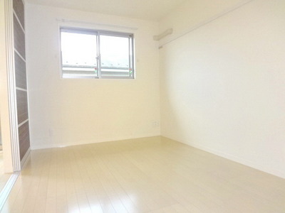 Living and room. Western-style 6 Pledge