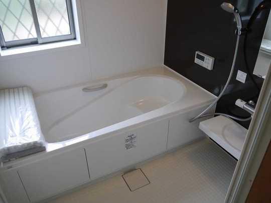 Bathroom. Barrier-free 1 pyeong type ・ Automatic hot water filling reheating with warmth