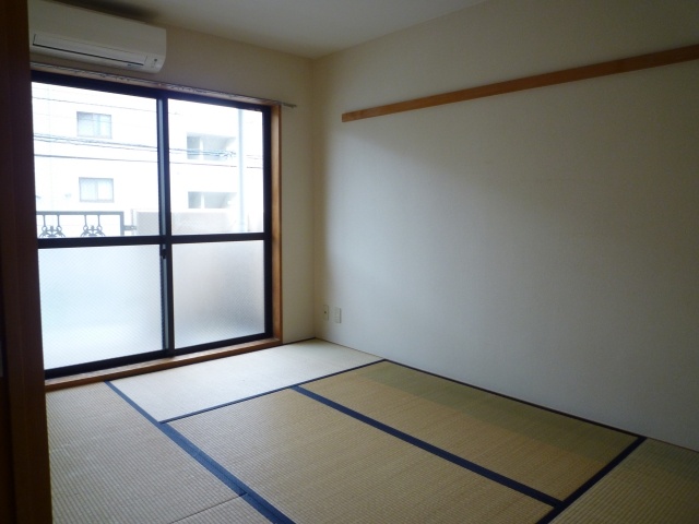 Living and room. Japanese-style room 6 quires