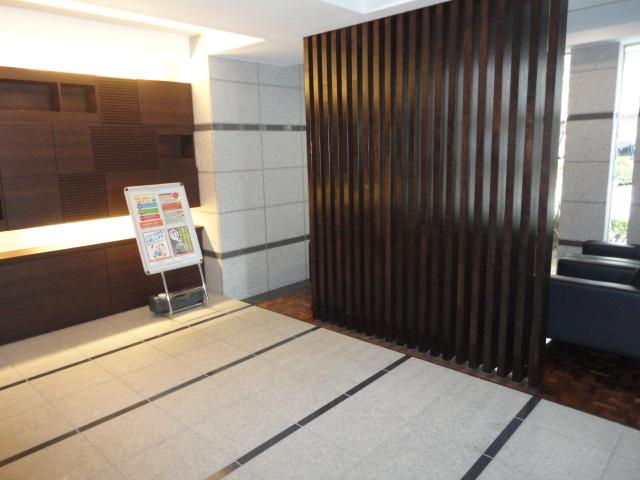 Entrance. Common areas