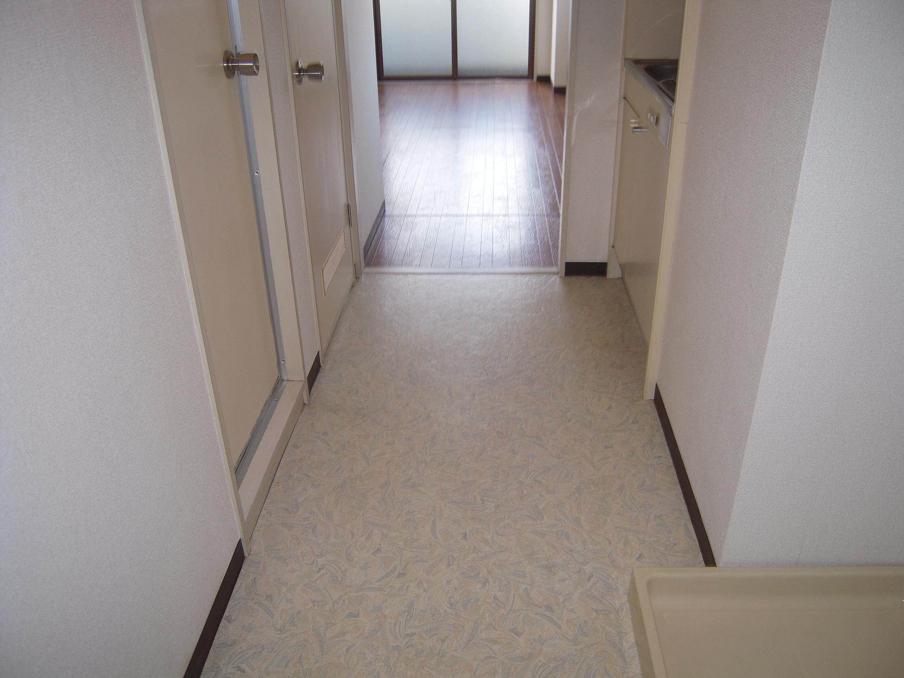 Kitchen. Spacious kitchen, IH cooking heater