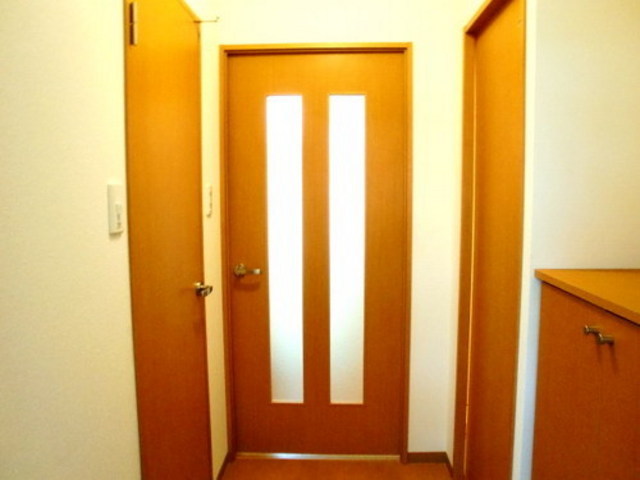 Entrance. It is the entrance hall