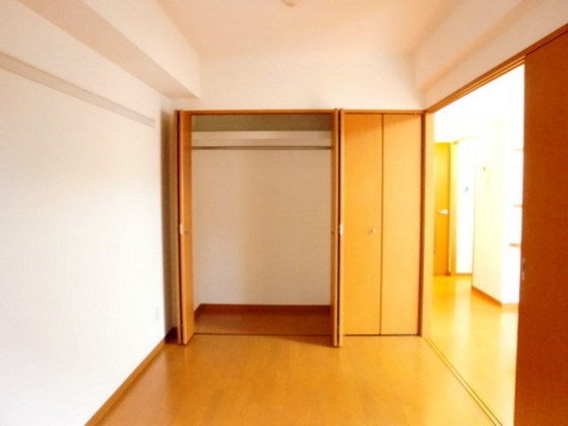 Living and room. Partition drilled airy UP