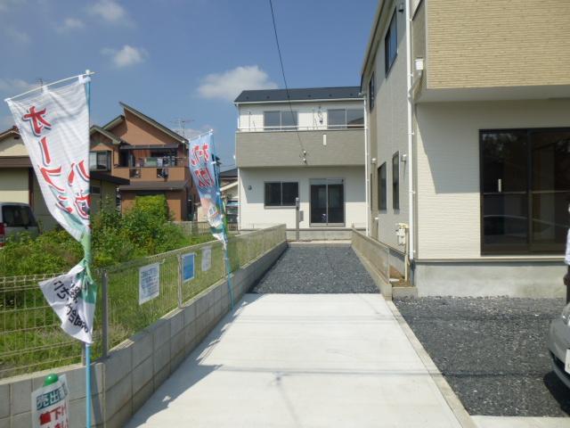 Parking lot. (September 2013) Shooting