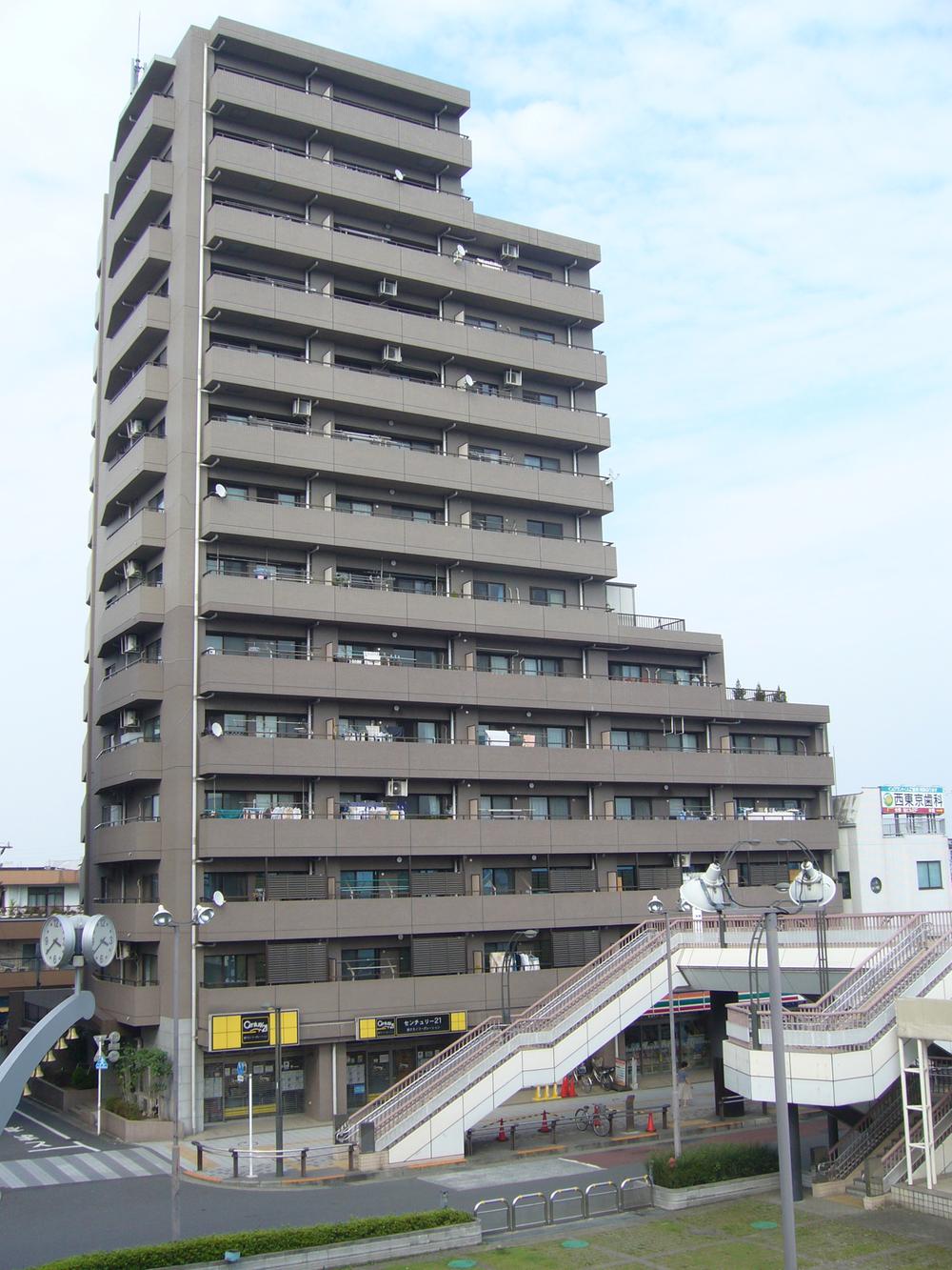 Local appearance photo. Local (10 May 2013) Shooting