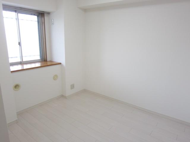 Non-living room. Indoor (September 2013) Shooting