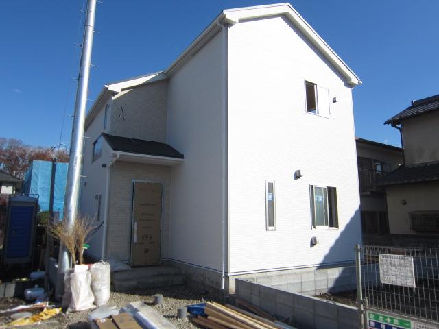 Local appearance photo. Local (12 May 2013) Shooting