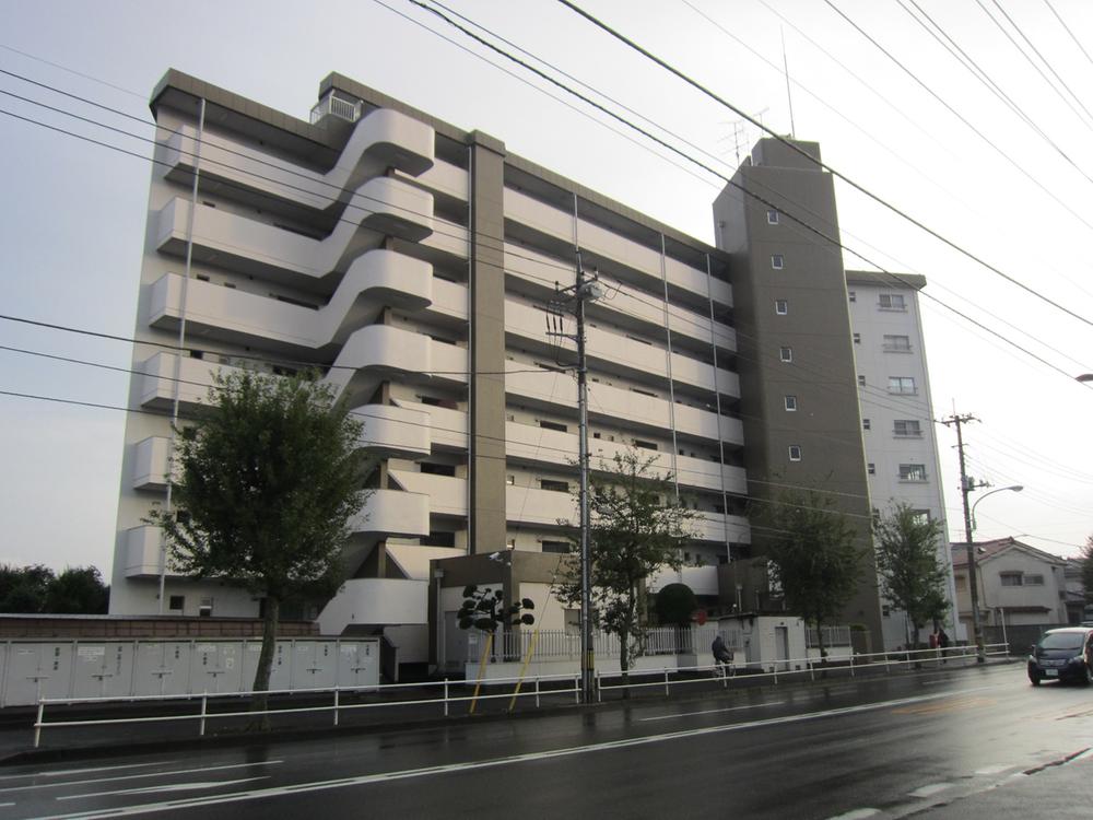 Local appearance photo. Local (11 May 2013) Shooting