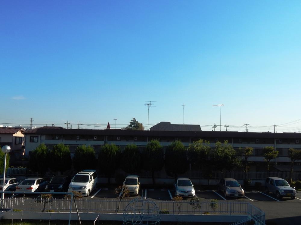 View photos from the dwelling unit. View from the site (November 2013) Shooting