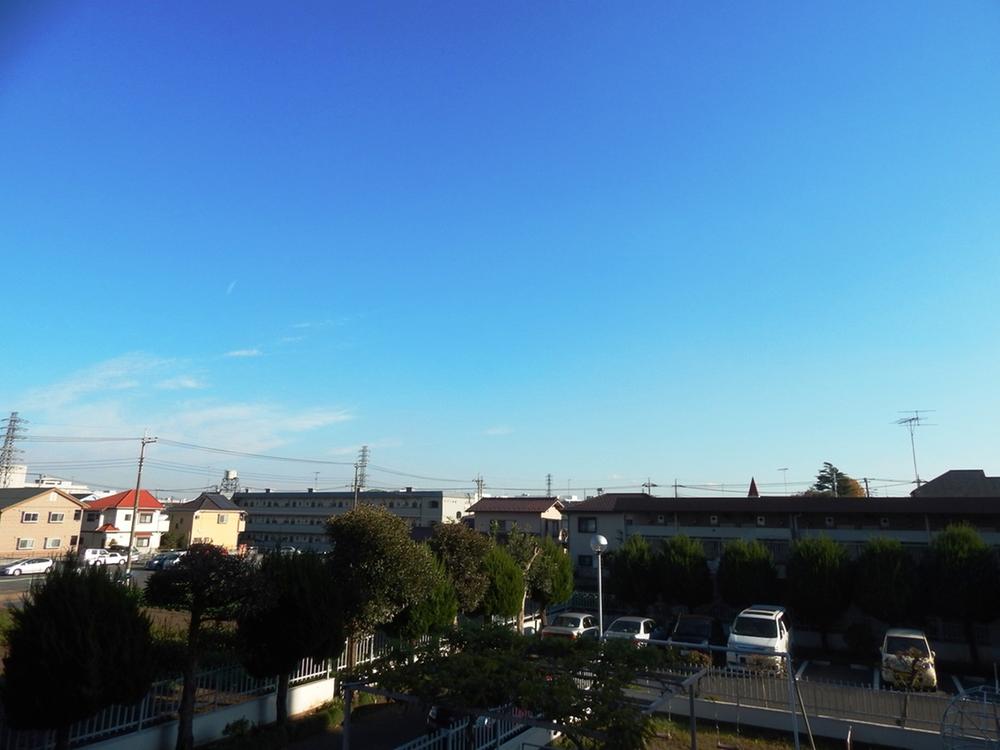 View photos from the dwelling unit. View from the site (November 2013) Shooting