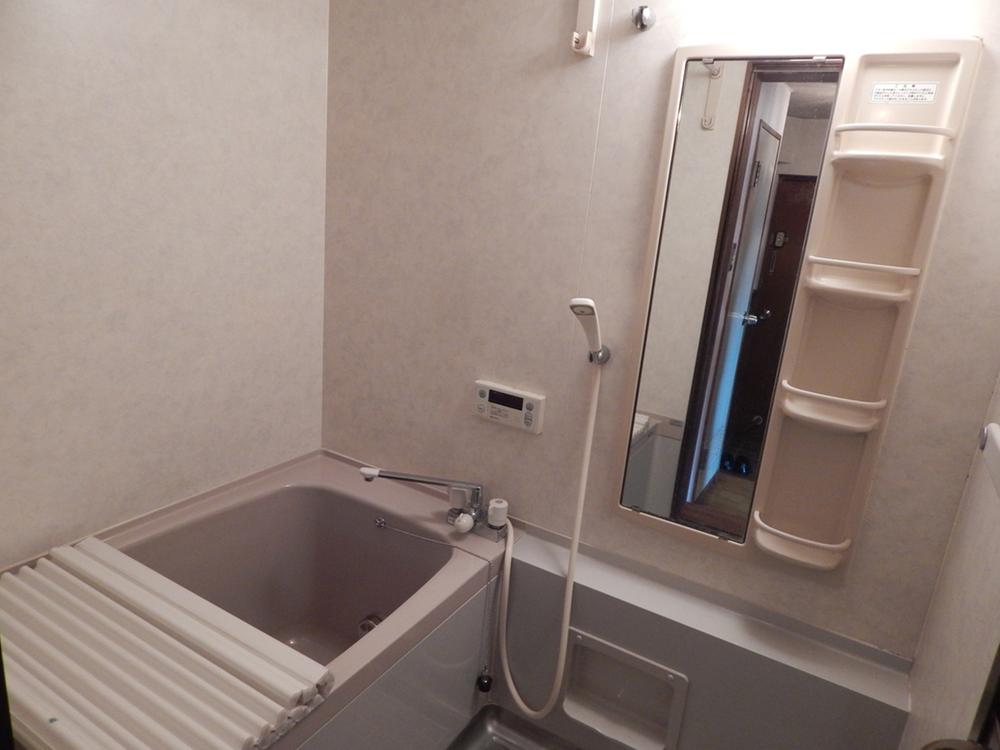 Bathroom. Indoor (11 May 2013) Shooting