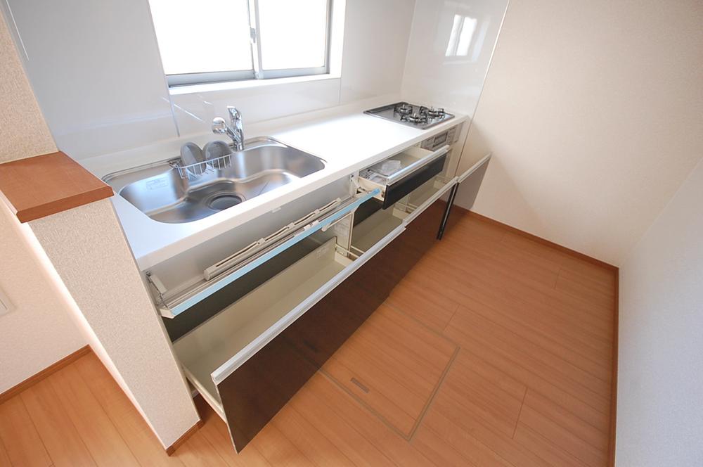 Same specifications photo (kitchen). The company construction cases