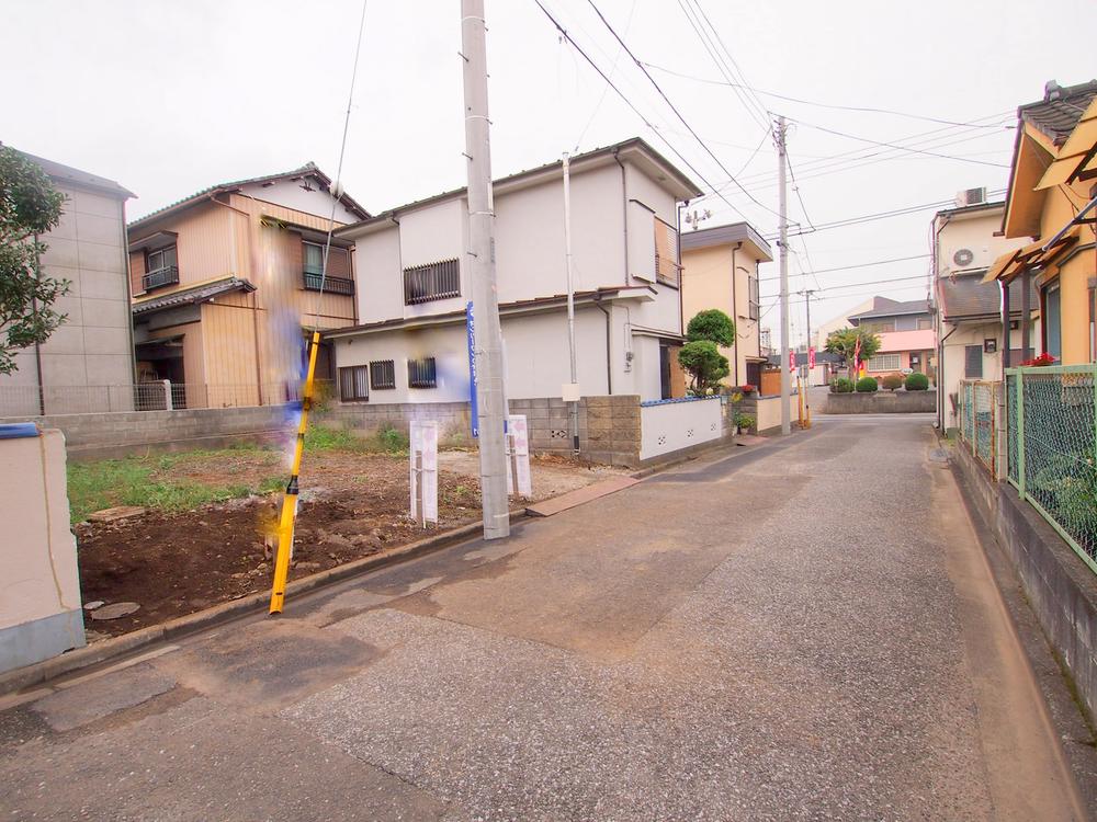 Local photos, including front road. Local (10 May 2013) Shooting