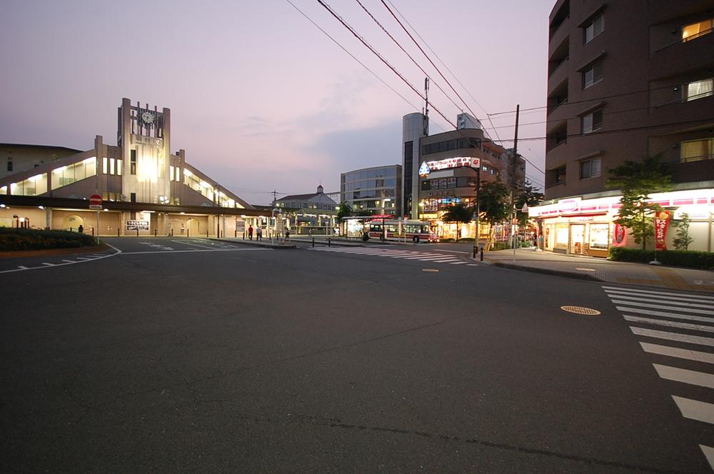 station. Hamura Station 200m to
