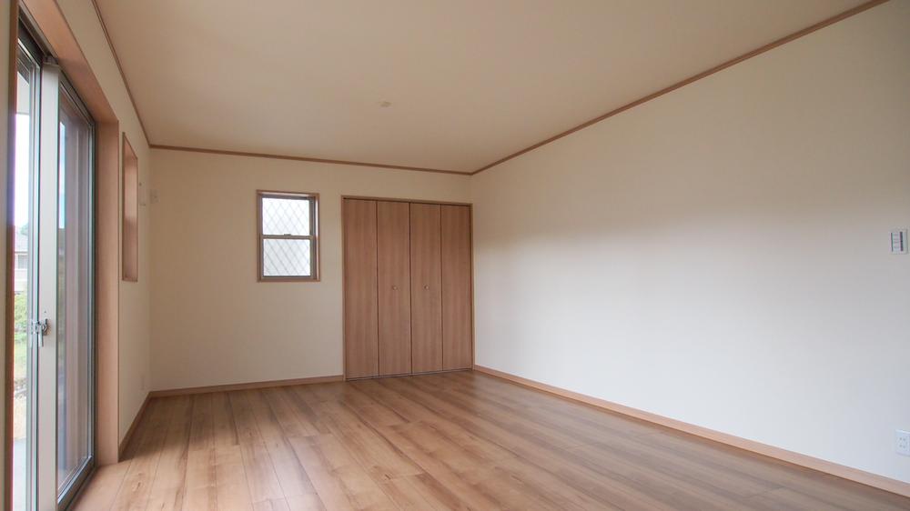 Same specifications photos (living). Example of construction