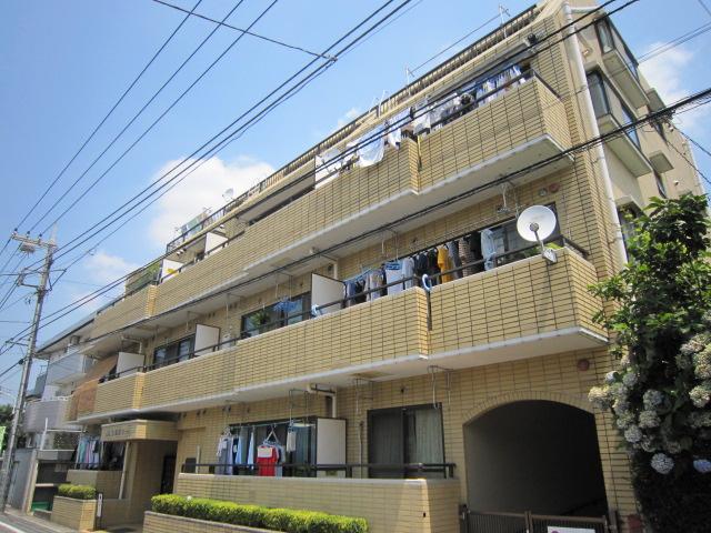 Local appearance photo. Local (10 May 2013) Shooting