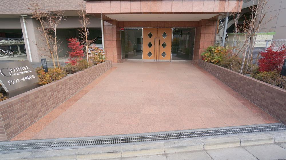 Entrance. appearance Because in residence, Preview hope of customers, please feel free to contact us at our shop.