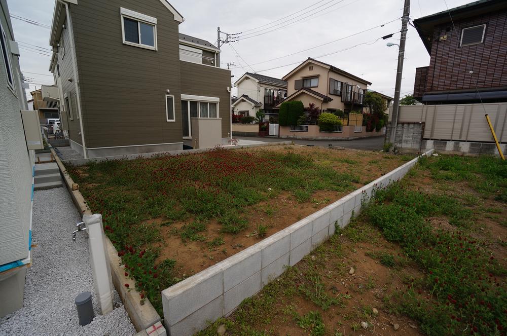 Local land photo. 2013 Current state Building conditions without selling land