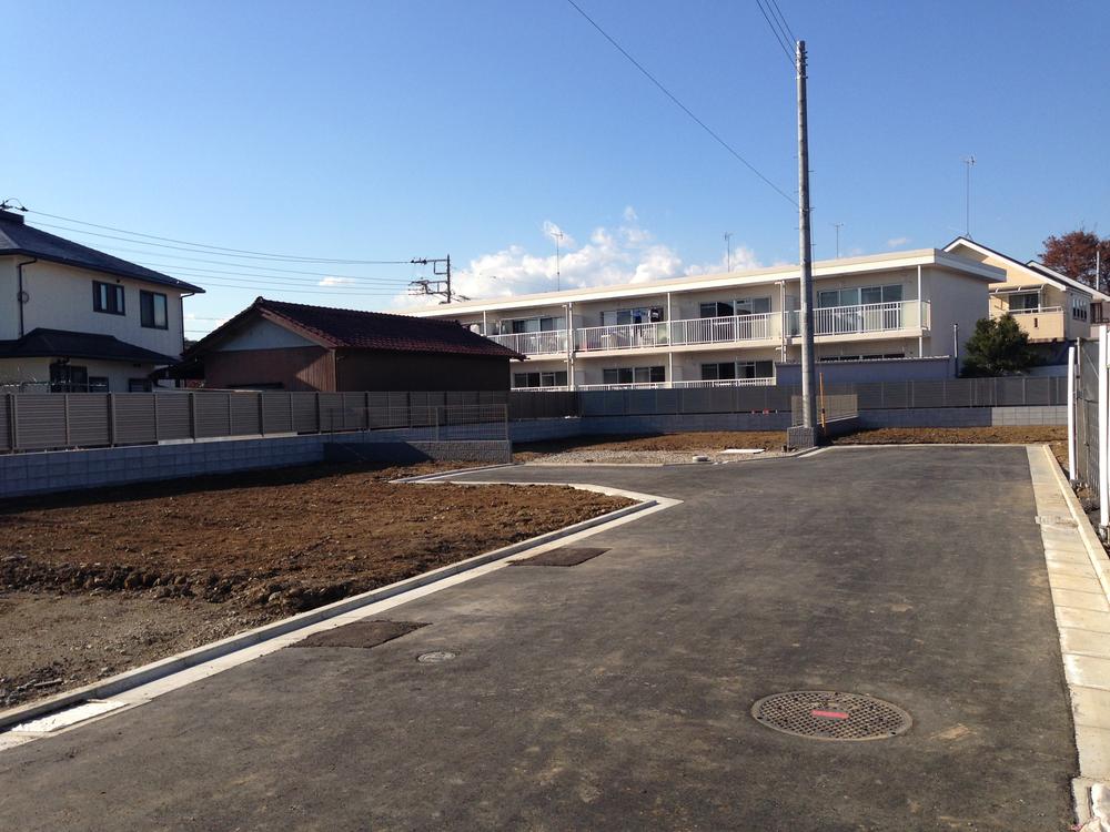 Local photos, including front road. Local (11 May 2013) Shooting