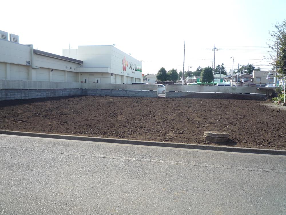 Local photos, including front road