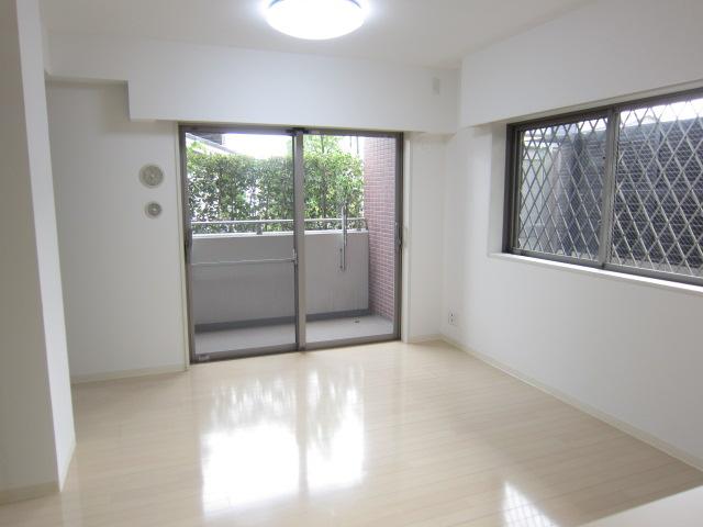 Living. Room (August 2013) Shooting