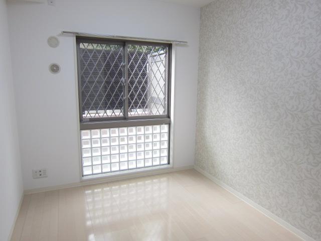 Non-living room. Room (August 2013) Shooting