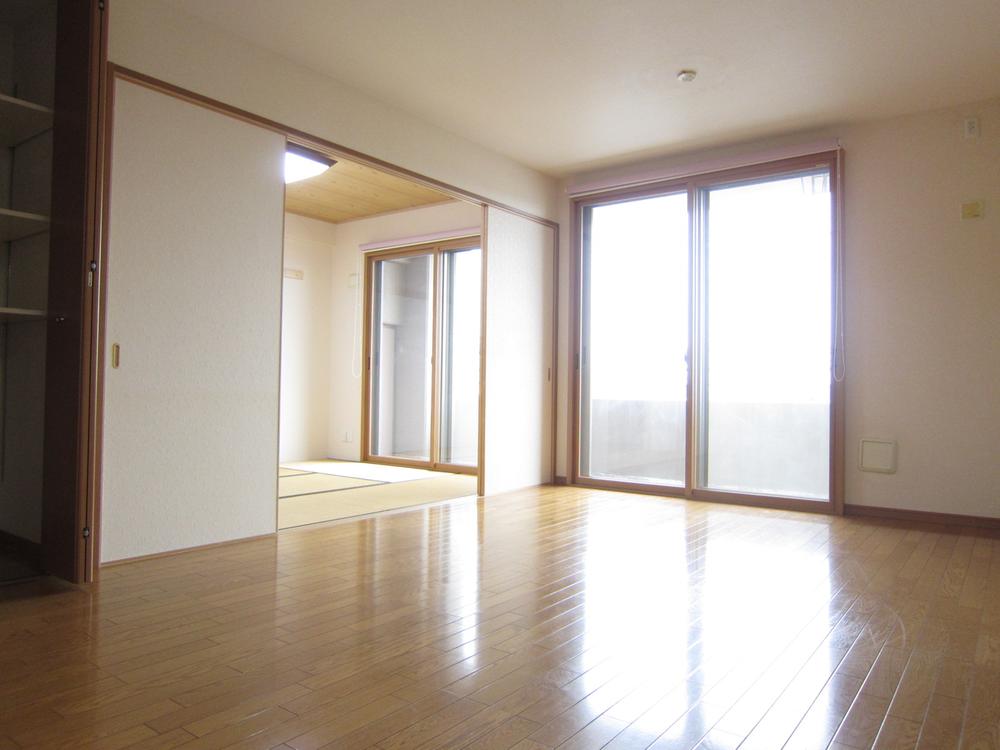 Living. Indoor (10 May 2013) Shooting