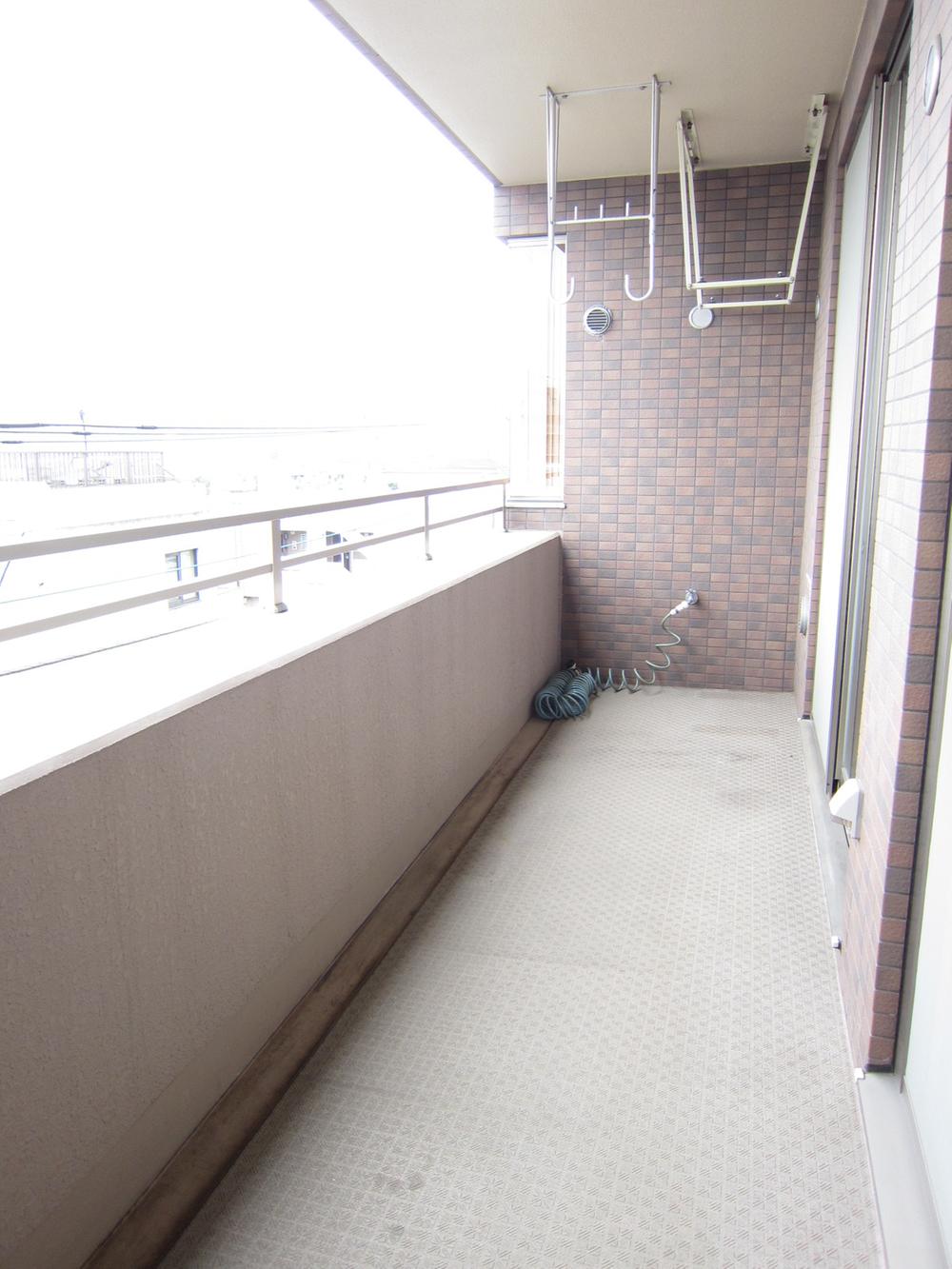 Balcony. Local (10 May 2013) Shooting