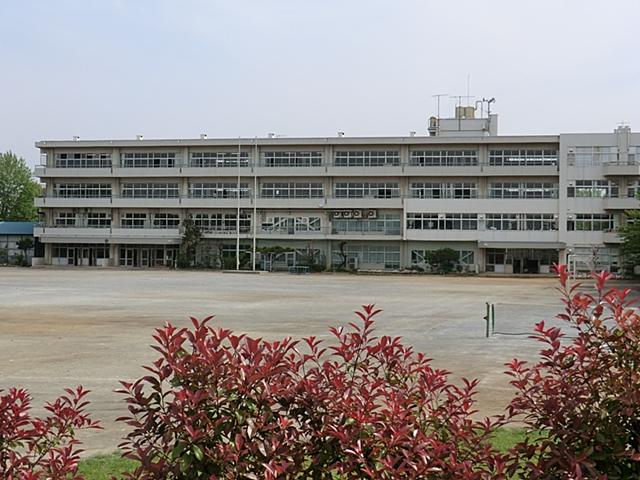 Junior high school. Higashikurume 1104m to stand Daimon junior high school