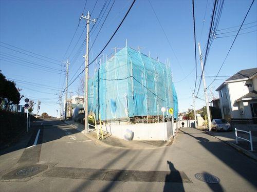 Local photos, including front road. Leafy quiet residential area