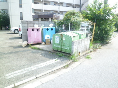 Other. 10m until the garbage storage (Other)