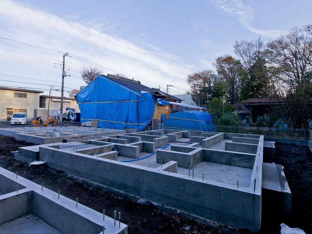 Local photos, including front road. Local (12 May 2013) Shooting