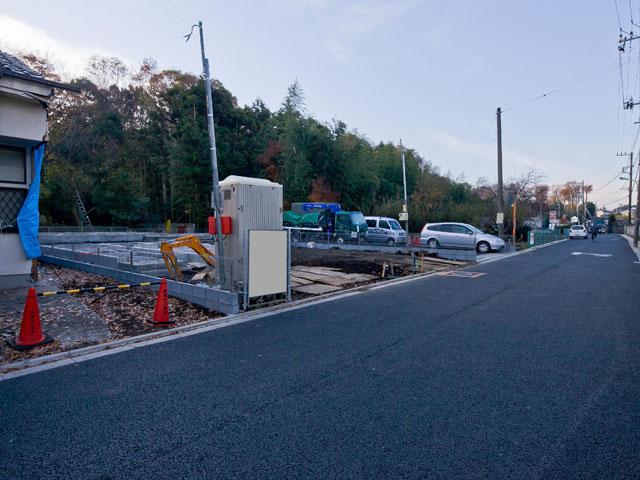 Local photos, including front road. In a very calm environment