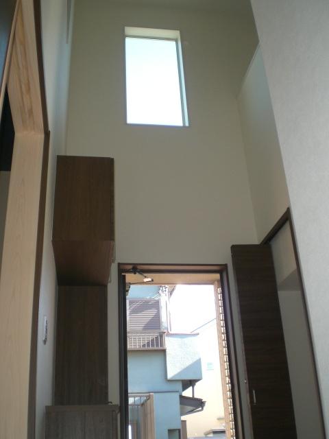 Other introspection. Sense of openness has been promoted thanks to the atrium