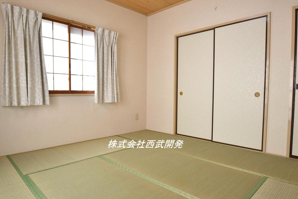 Other introspection. Japanese style room